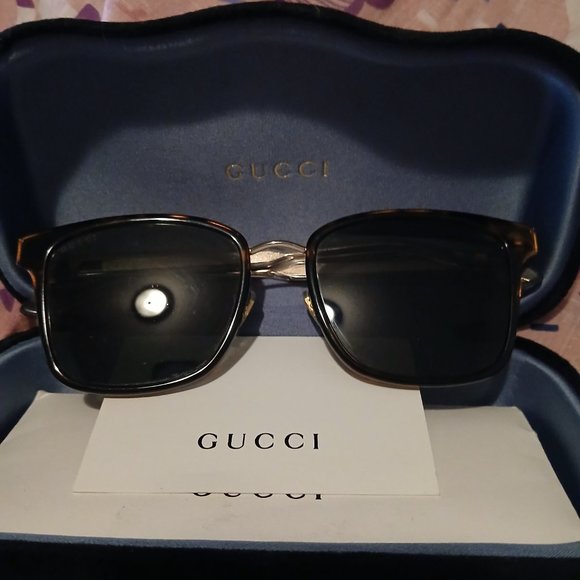 Men's Gucci Sunglasses - Picture 8 of 9